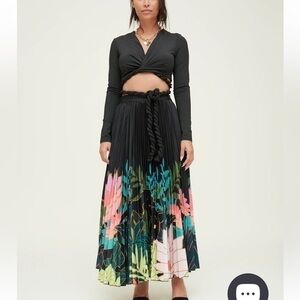 Benaar Los Angeles Boho Summer Black Top Size M